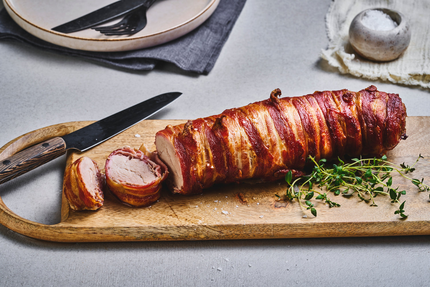 Pekonilla kääritty porsaan sisäfilee